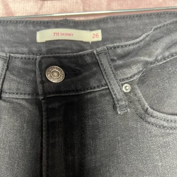 Levi Womens Black 711 Denim Skinny Jeans Waterless Mid Rise Faded Size 26 - Picture 4 of 8